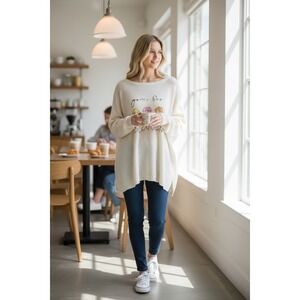 POL‎ Cream Knit Brunch Lips Graphic Pullover Sweater Medium Oversized